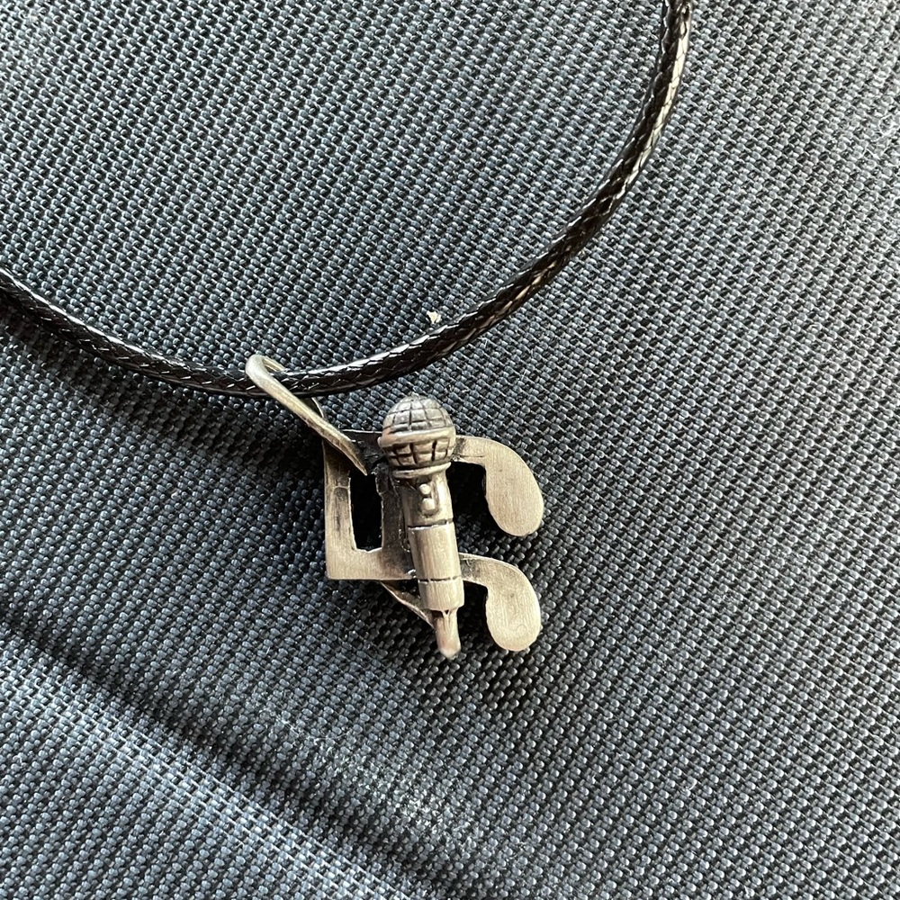Unisex necklaces
